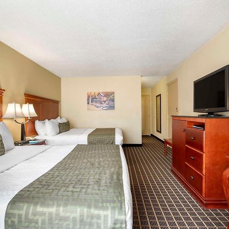 Best Western Plus Bridgeport Inn Exterior photo