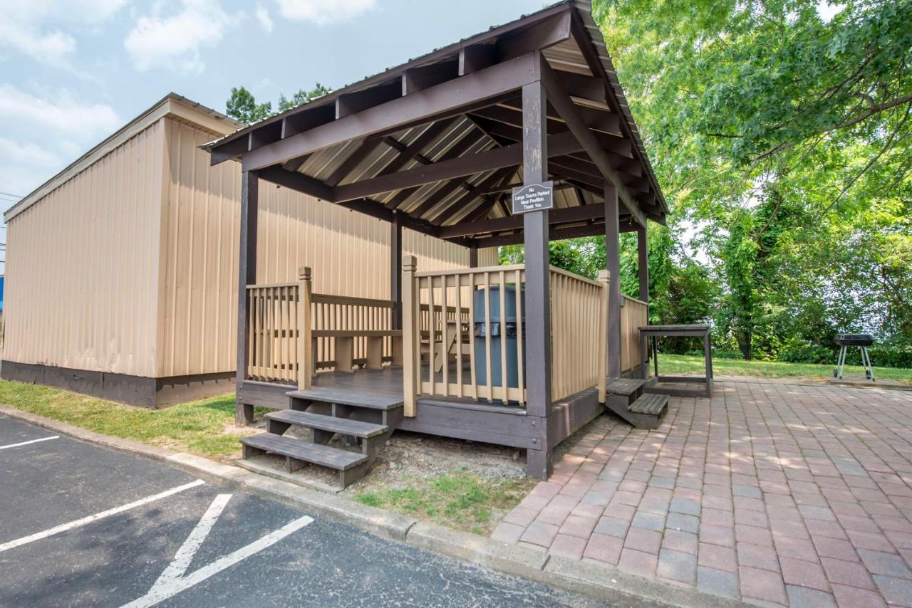 Best Western Plus Bridgeport Inn Exterior photo