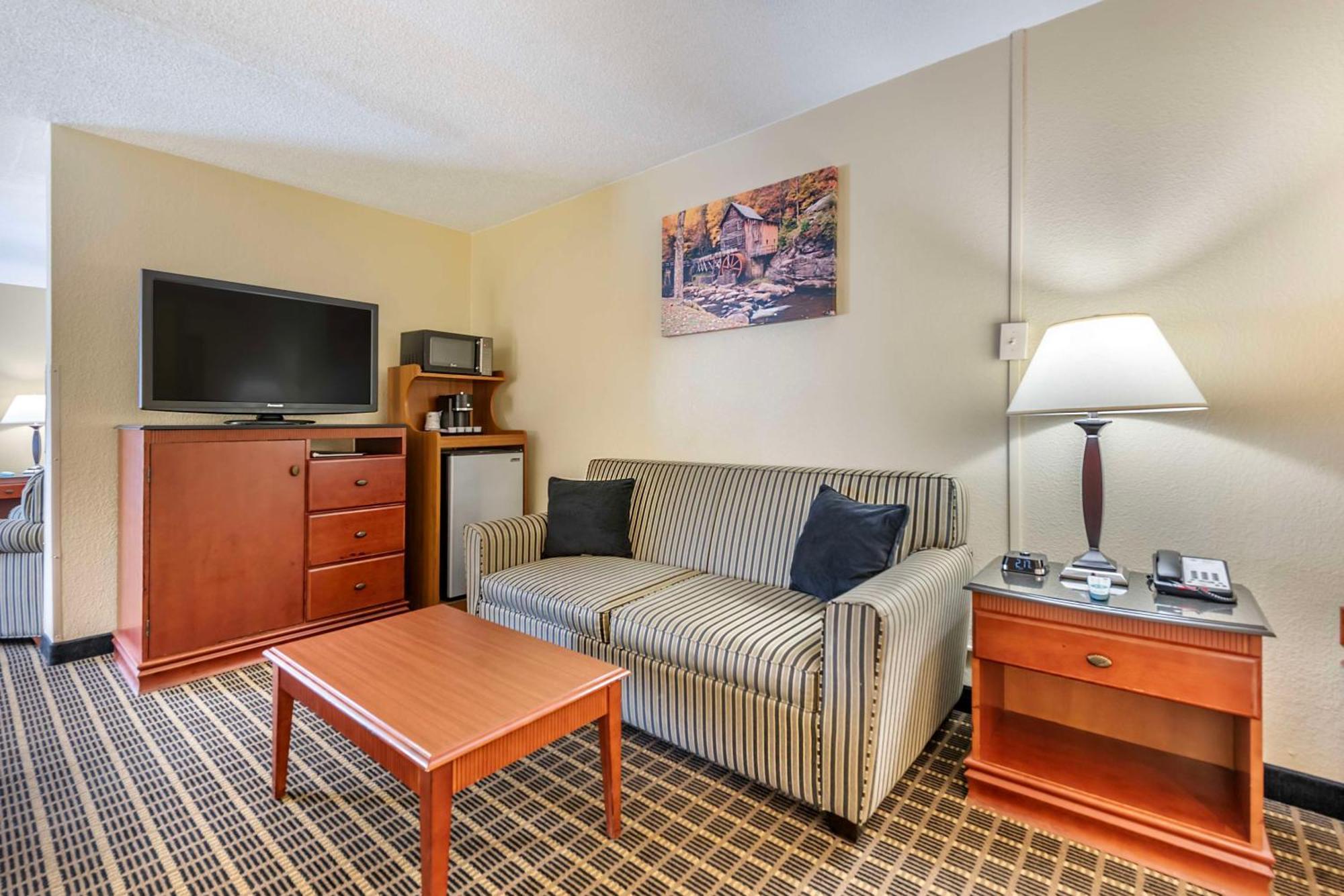 Best Western Plus Bridgeport Inn Exterior photo